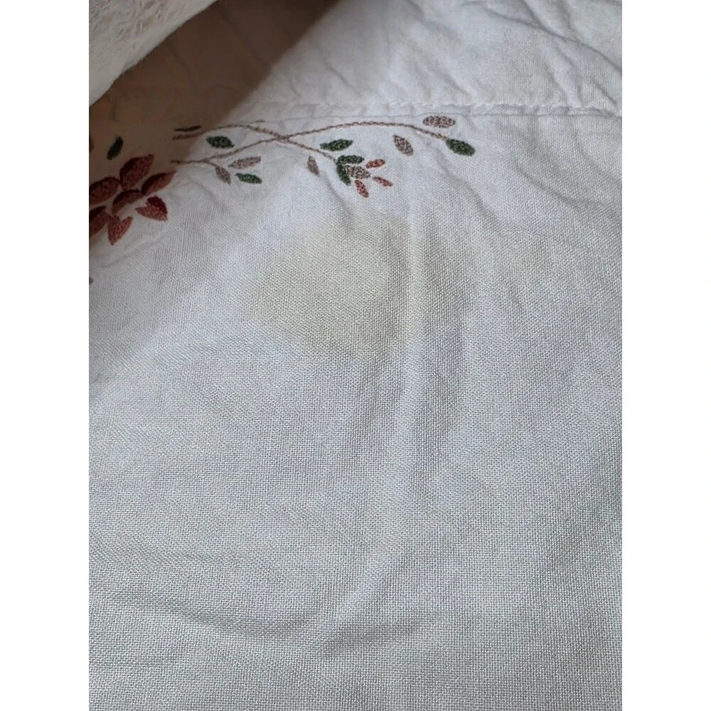 Floral Embordered Quilted Vintage 4 Placemats & 2 Napkins Scalloped Edges